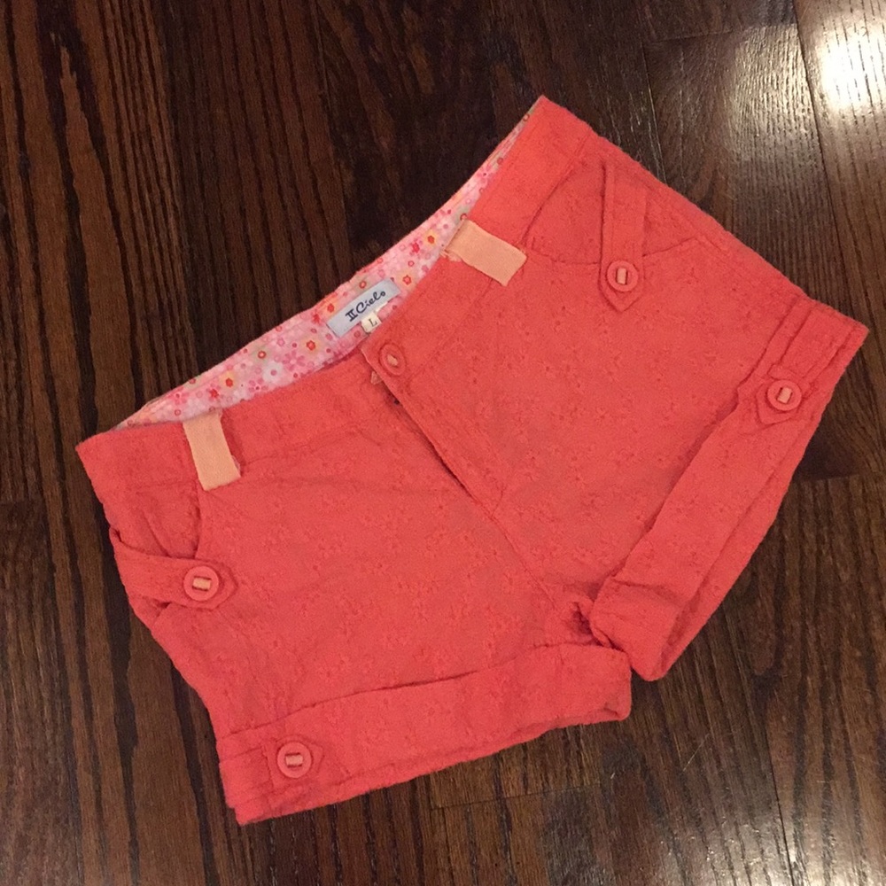 Adorable short shorts!